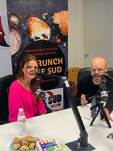 Elisa dumont interviewer à Axe Sud